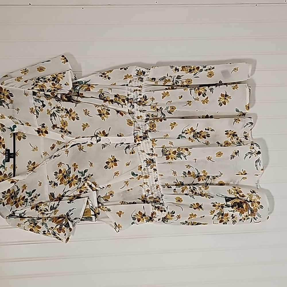 Lightweight floral Torrid Blouse